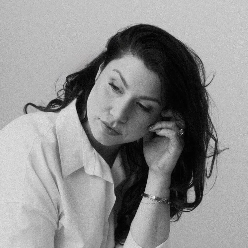 Amanda @ Seventh Arrow Studio